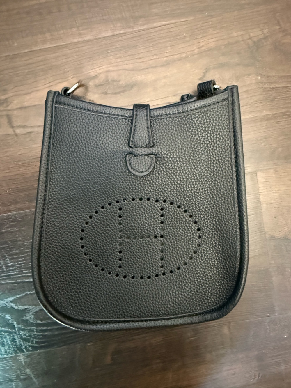 Crossbody/Shoulder bag with H design - Black
